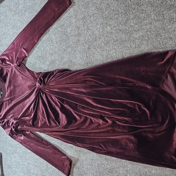 ANTONIO MELANI Dresses & Skirts - Antonio Melani Velvet Ruffle Dress Sz 4